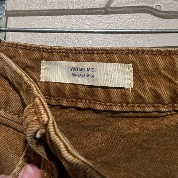 Universal Thread Vintage Midi Shorts, Mustard, size 8 - Picture 2 of 5